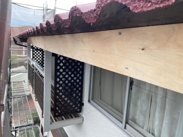 神戸市西区の破風板の下地補強中